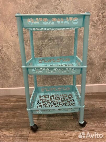 Этажерка пластиковая на колёсиках