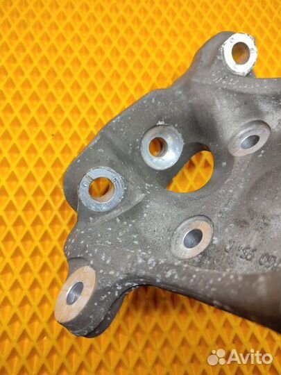 Поворотный кулак передний правый Bmw 5 E60 2.5 N52