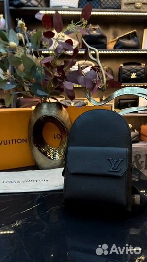 Сумка Louis Vuitton Pilot Slingbag