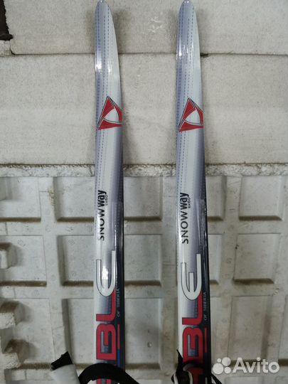 Продаю лыжи с ботинками