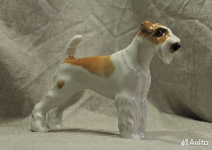 Статуэтка фарфоровая собака. Фокстерьер. лфз