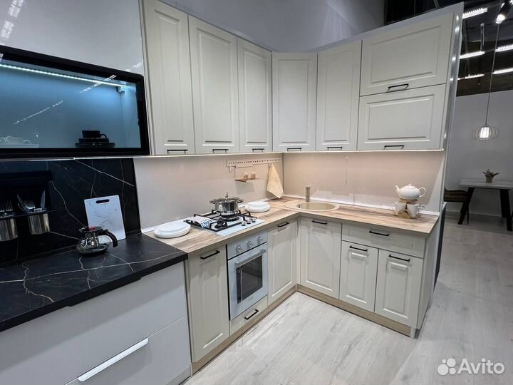 Кухонный гарнитур новый