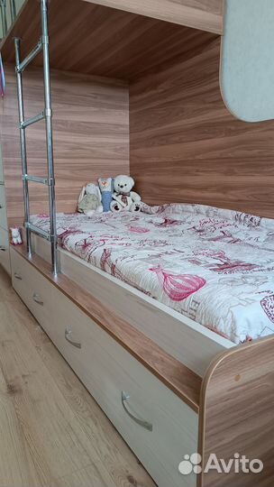 Кровать двухъярусная