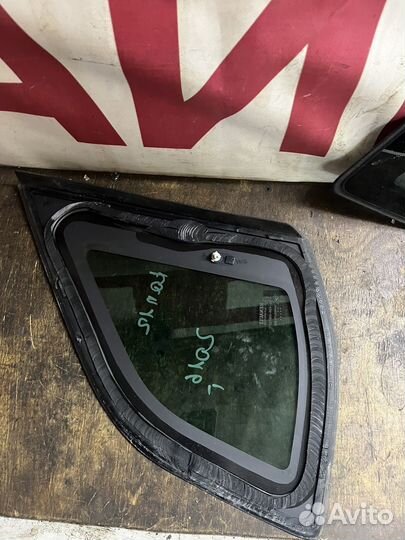 Рено каптюр стекло в крыло