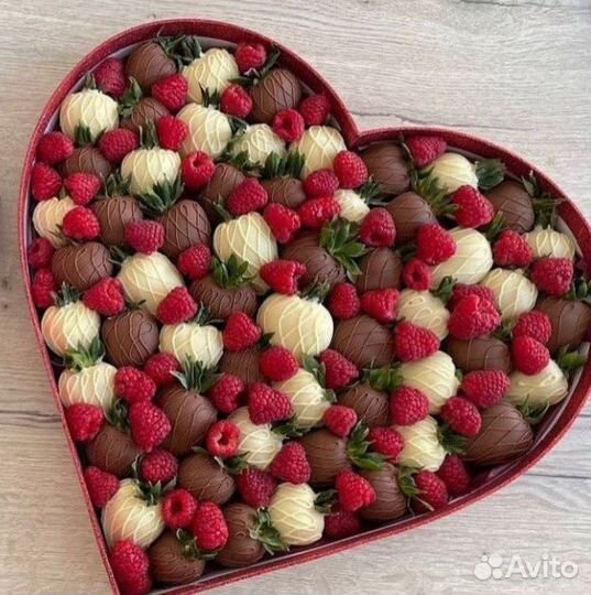 Клубника в шоколаде букеты