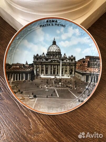 Настенная тарелка