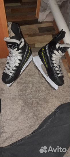 Коньки хоккейные