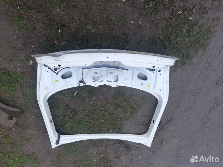 Крышка богажника