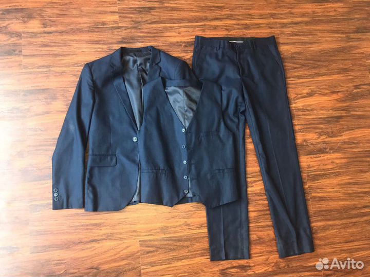 Костюм мужской новый
