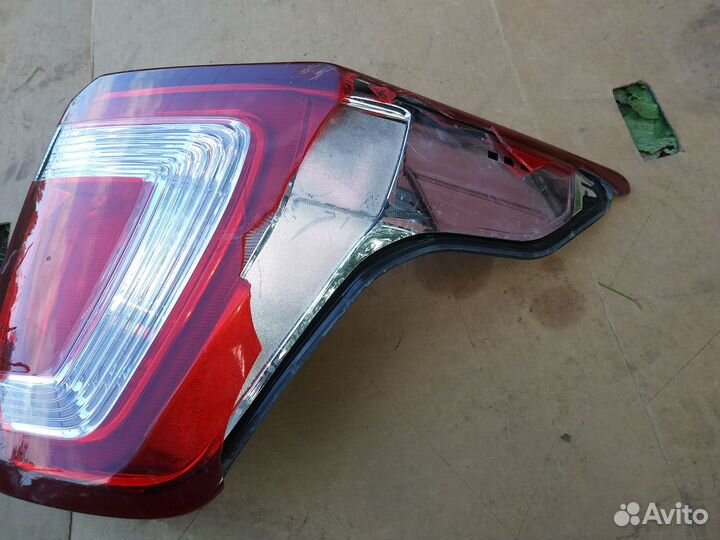 Фонарь правый Ford Explorer 5