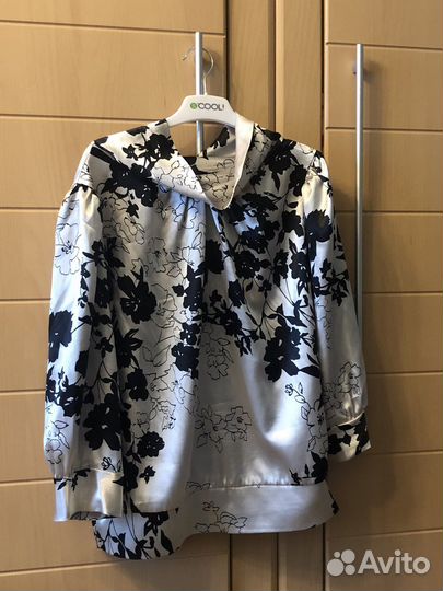 Костюм с юбкой