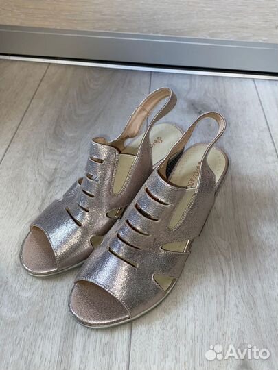 Босоножки женские 39 размер