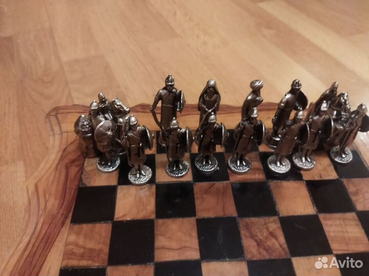 Шахматы металлические коллекционные