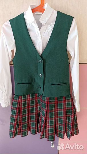 Зелёная школьная форма для первоклассника
