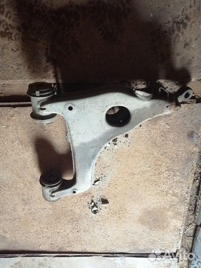 Рычаг передний нижний W210