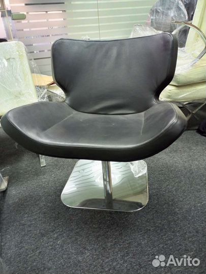 Кожаное кресло