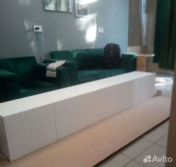 Тумба тв белая подвесная / на ножках