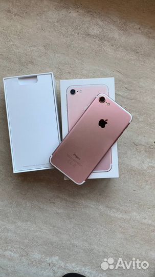 Телефон iPhone 7