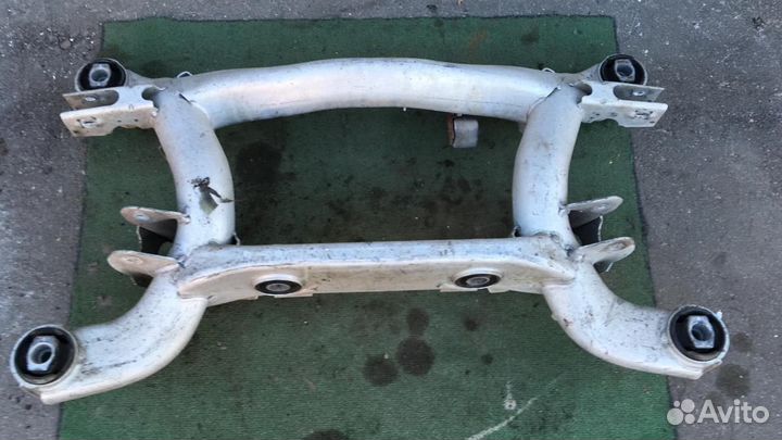 Задний подрамник BMW 5 E39