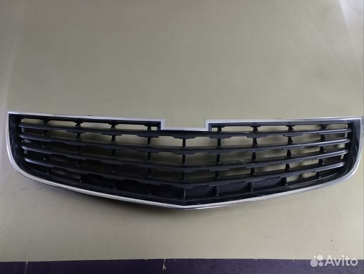 Решётка бампера Шевроле Круз