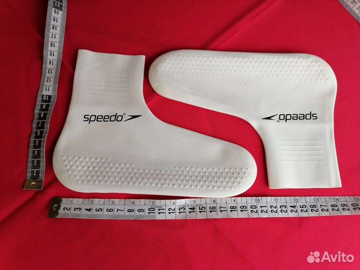 Носки и шапочка. Для бассейна