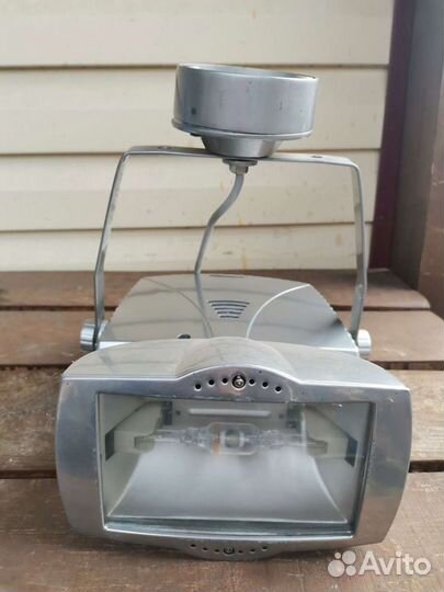 Металлогалогеновый прожектор 220 V