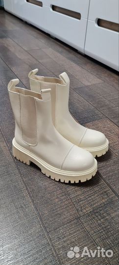 Ботинки демисезонные новые