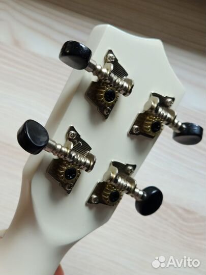 Укулеле сопрано Veston kus-15WH