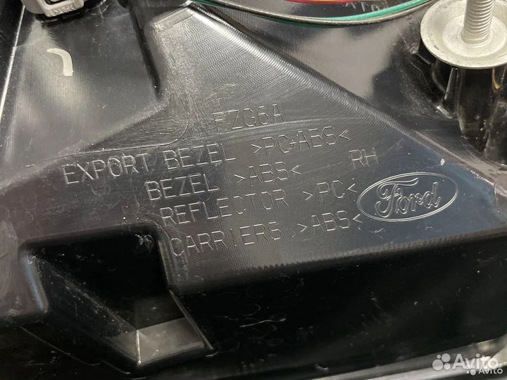 Фонарь задний правый Ford Mustang 6g рест 2019