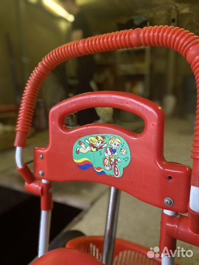 Велосипед для малышей с ручкой