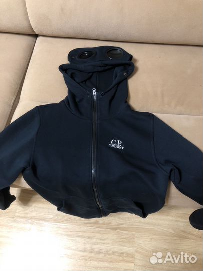 Продаю зип худи c.p