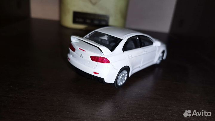 Mitsubishi lancer evolution 10 kinsmart