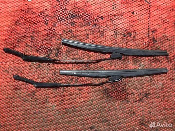 Дворник Audi A4 B5 AEB 1.8 T 1998