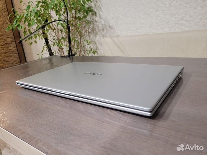 Продам отличный ноутбук Asus
