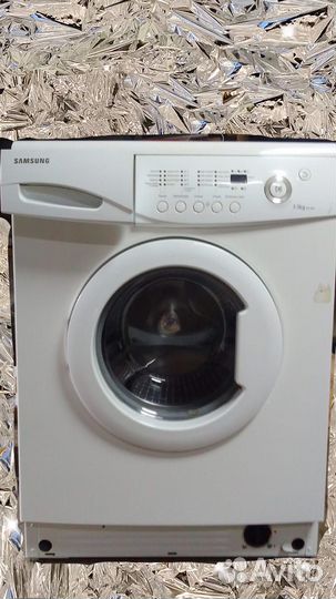 Продам на запчасти стиральную машинку