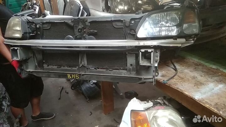 Радиатор кондиционера на subaru legacy BH5