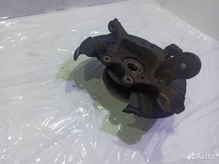 Кулак задний правый бмв