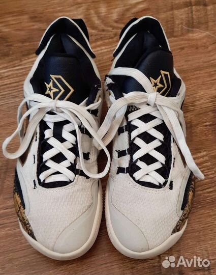 Баскетбольные кроссовки 39 размер