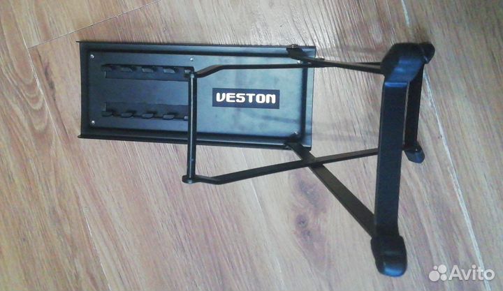 Подставка под ногу гитариста