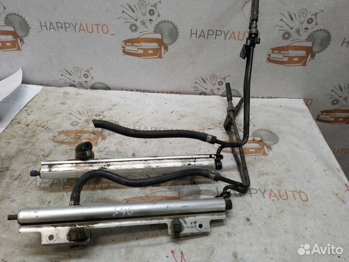 Рампа рейка топливная Volvo S40 I