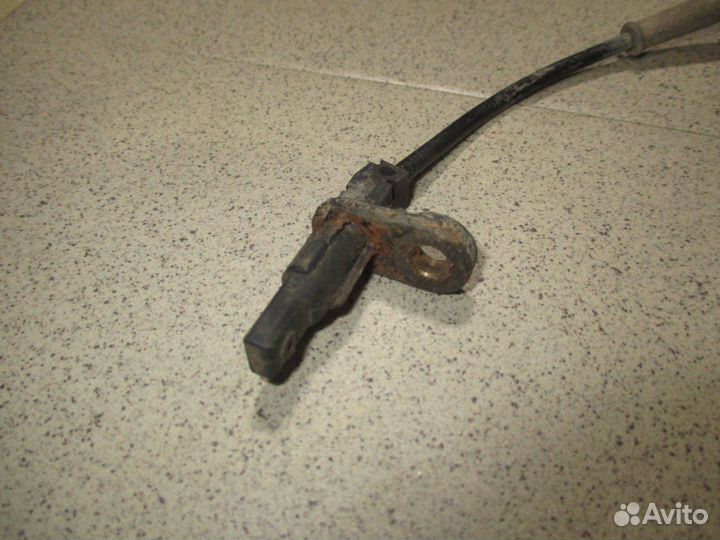 Датчик ABS задний Land Rover Freelander 2