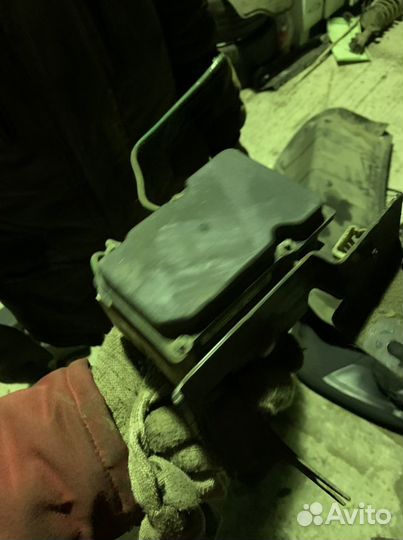 Блок abs абс Renault Logan 1 - 2 рено логан