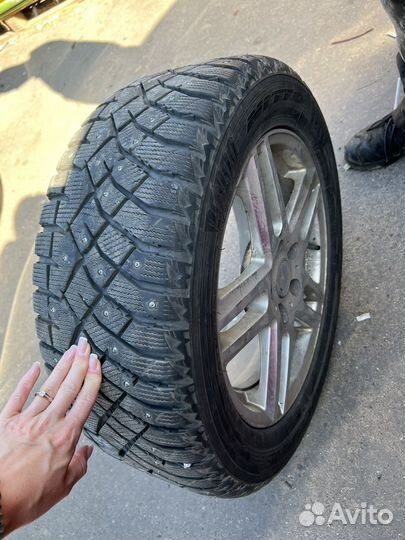 Nitto Therma Spike 215/55 R16
