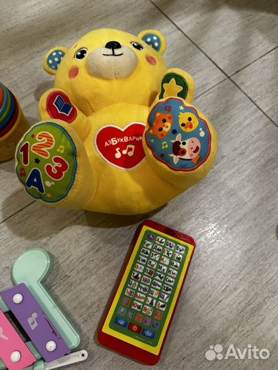 Развивающие игрушки для малышей пакетом