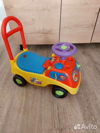 Машинка-каталка беговел