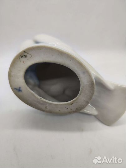 Статуэтка голубь