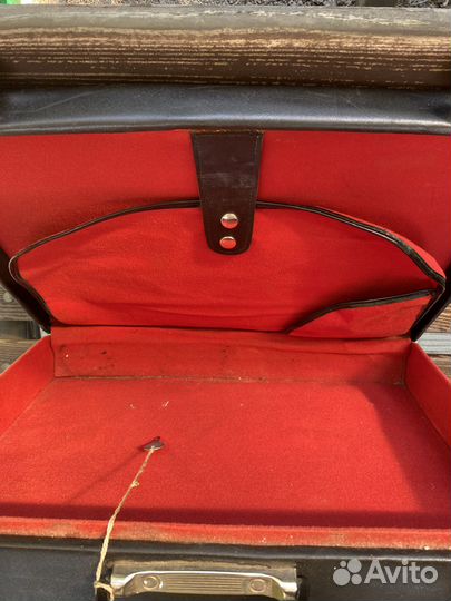 Ретро чемодан