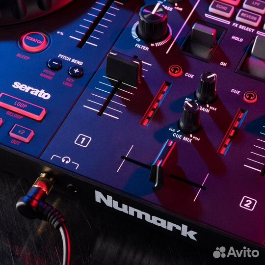 Dj контролер Numark mixtrack profx