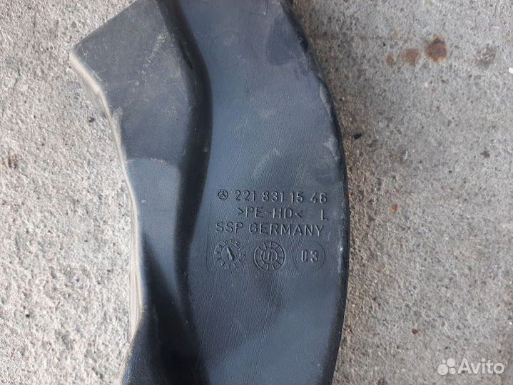 Воздуховод Mercedes-Benz S221 левый