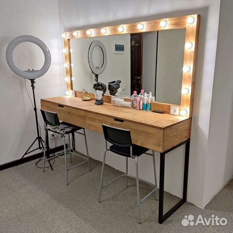 Макияжное зеркало консольное с ящиком